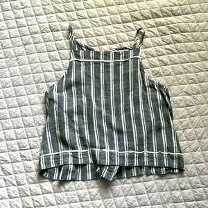 || Bella Dahl || High Neck Swing Top • Button Down Back• Pinstripe • Size XS